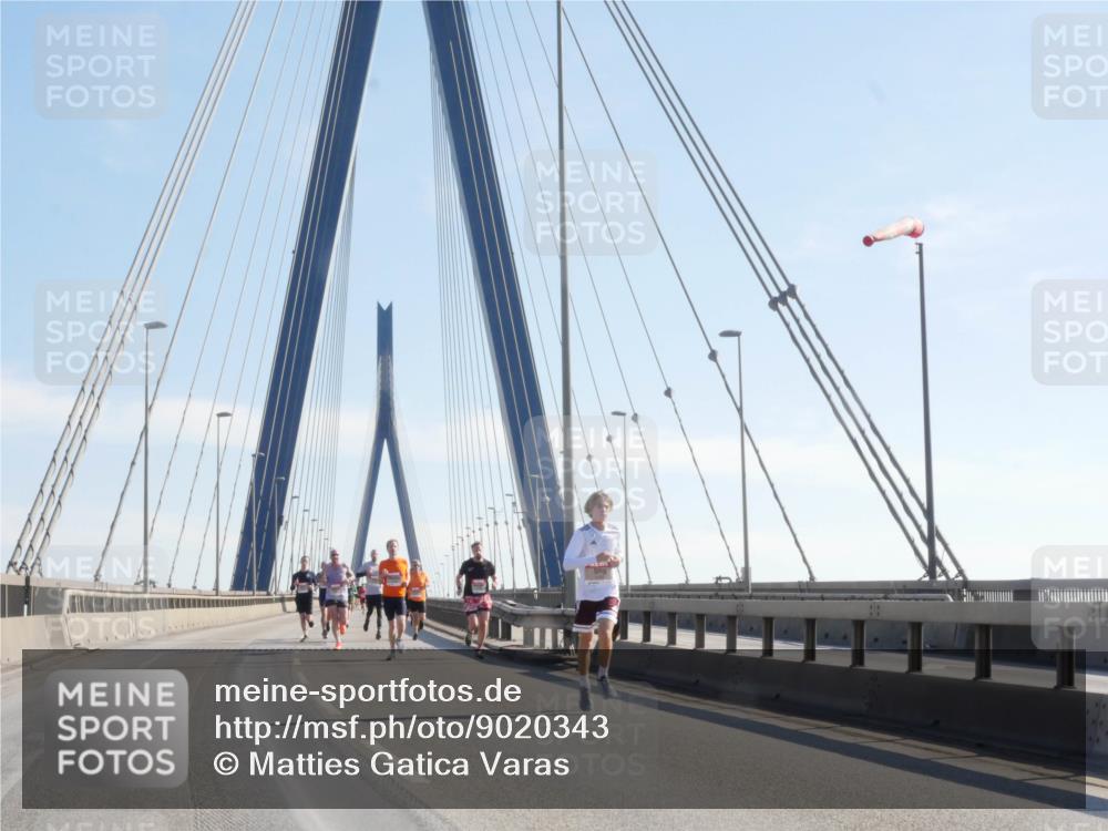 03.10.2025 - Köhlbrandbrückenlauf Matties Gatica Varas http://msf.ph/oto/9020343 03.10.2025 12:21:54 Position 1  meine-sportfotos.de