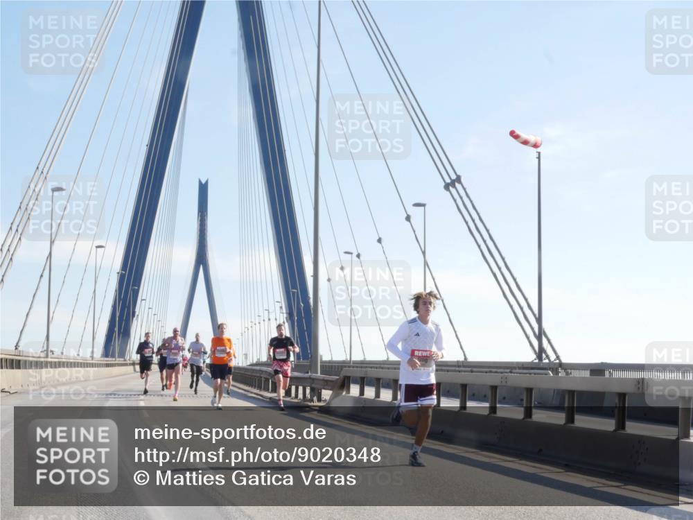 03.10.2025 - Köhlbrandbrückenlauf Matties Gatica Varas http://msf.ph/oto/9020348 03.10.2025 12:21:55 Position 1 1 meine-sportfotos.de