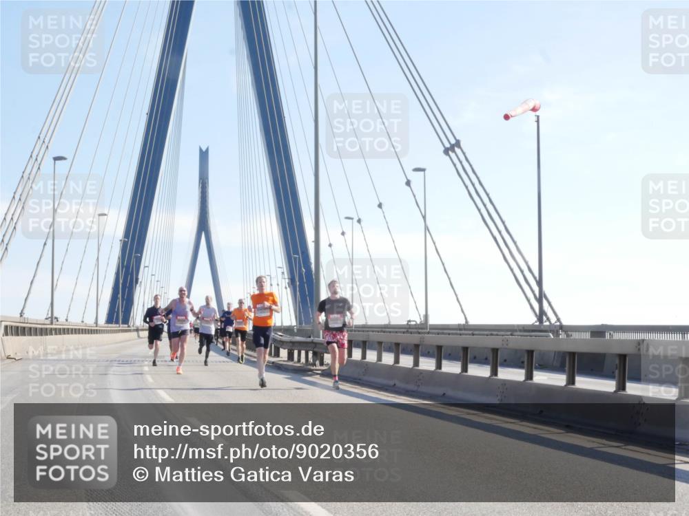 03.10.2025 - Köhlbrandbrückenlauf Matties Gatica Varas http://msf.ph/oto/9020356 03.10.2025 12:21:56 Position 1  meine-sportfotos.de