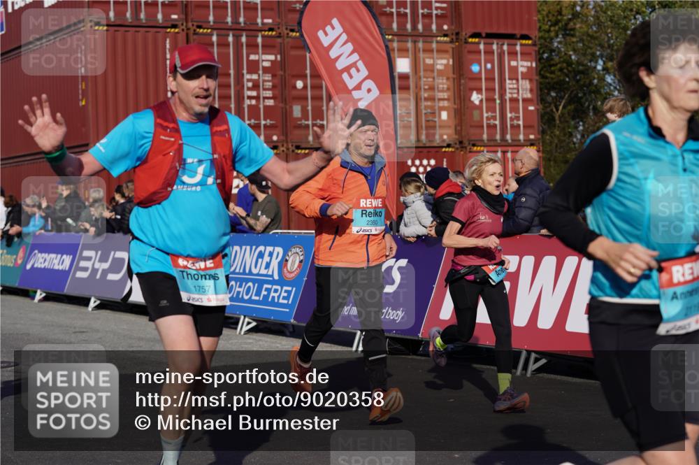 03.10.2025 - Köhlbrandbrückenlauf Michael Burmester http://msf.ph/oto/9020358 03.10.2025 10:21:13 Ziel 1757, 1899, 1992, 2068, 2119, 2350, 2369, 2415, 2616, 2897, 3116, 3839 meine-sportfotos.de