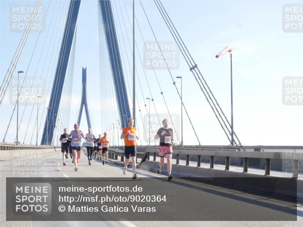 03.10.2025 - Köhlbrandbrückenlauf Matties Gatica Varas http://msf.ph/oto/9020364 03.10.2025 12:21:57 Position 1  meine-sportfotos.de
