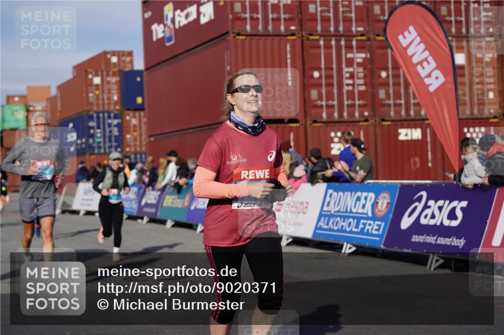 03.10.2025 - Köhlbrandbrückenlauf Michael Burmester http://msf.ph/oto/9020371 03.10.2025 10:21:14 Ziel 1757, 1899, 1992, 2068, 2119, 2350, 2369, 2415, 2616, 2897, 3116, 3839 meine-sportfotos.de