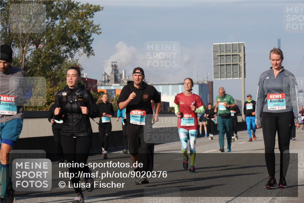 03.10.2025 - Köhlbrandbrückenlauf Luisa Fischer http://msf.ph/oto/9020376 03.10.2025 11:12:29 Position 3 1769, 2636, 2533, 2443 meine-sportfotos.de