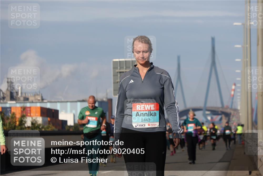 03.10.2025 - Köhlbrandbrückenlauf Luisa Fischer http://msf.ph/oto/9020405 03.10.2025 11:12:33 Position 3 2443 meine-sportfotos.de