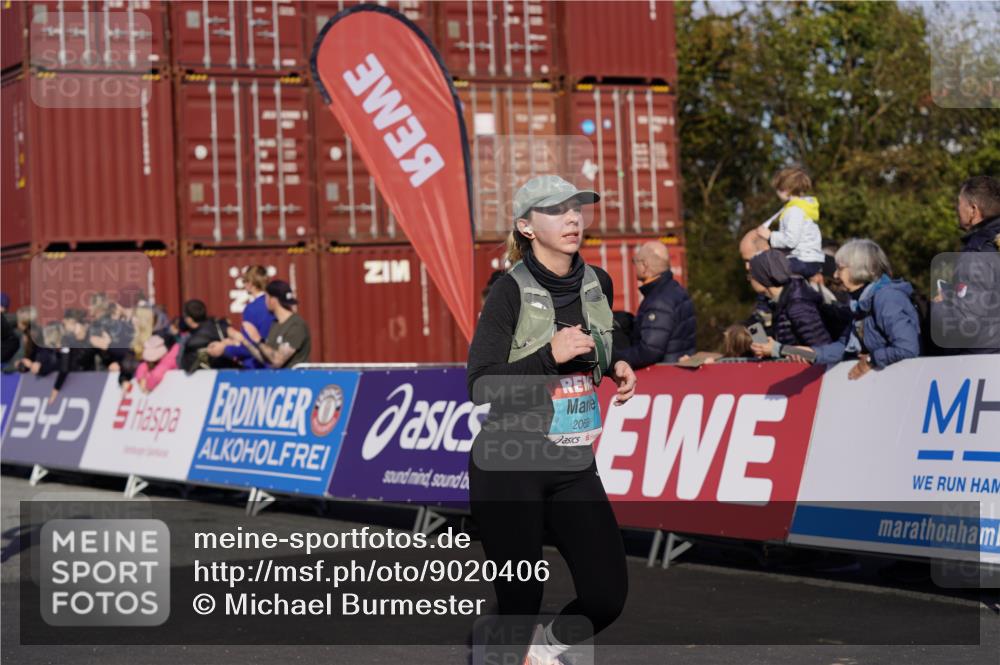 03.10.2025 - Köhlbrandbrückenlauf Michael Burmester http://msf.ph/oto/9020406 03.10.2025 10:21:18 Ziel 1252, 1757, 1899, 1992, 2053, 2068, 2137, 2154, 2350, 2369, 2616, 2622, 3116, 3259 meine-sportfotos.de