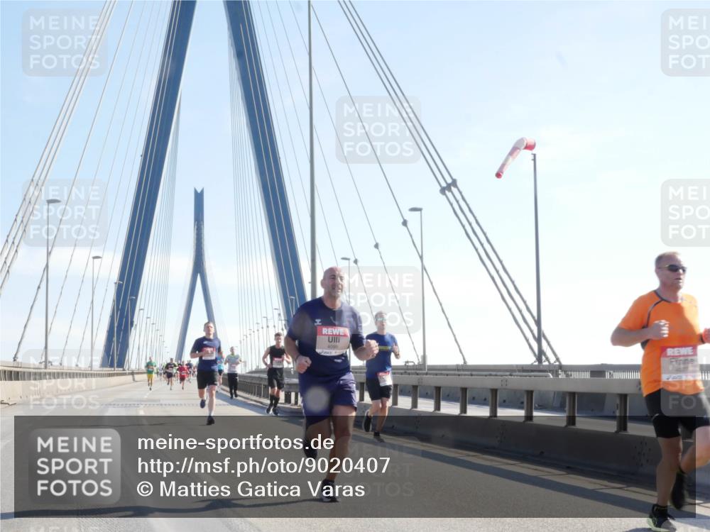 03.10.2025 - Köhlbrandbrückenlauf Matties Gatica Varas http://msf.ph/oto/9020407 03.10.2025 12:22:03 Position 1 4099 meine-sportfotos.de