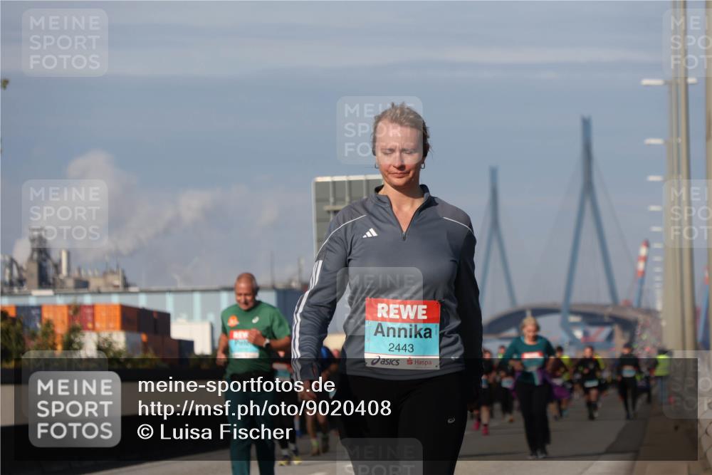 03.10.2025 - Köhlbrandbrückenlauf Luisa Fischer http://msf.ph/oto/9020408 03.10.2025 11:12:33 Position 3 2443 meine-sportfotos.de