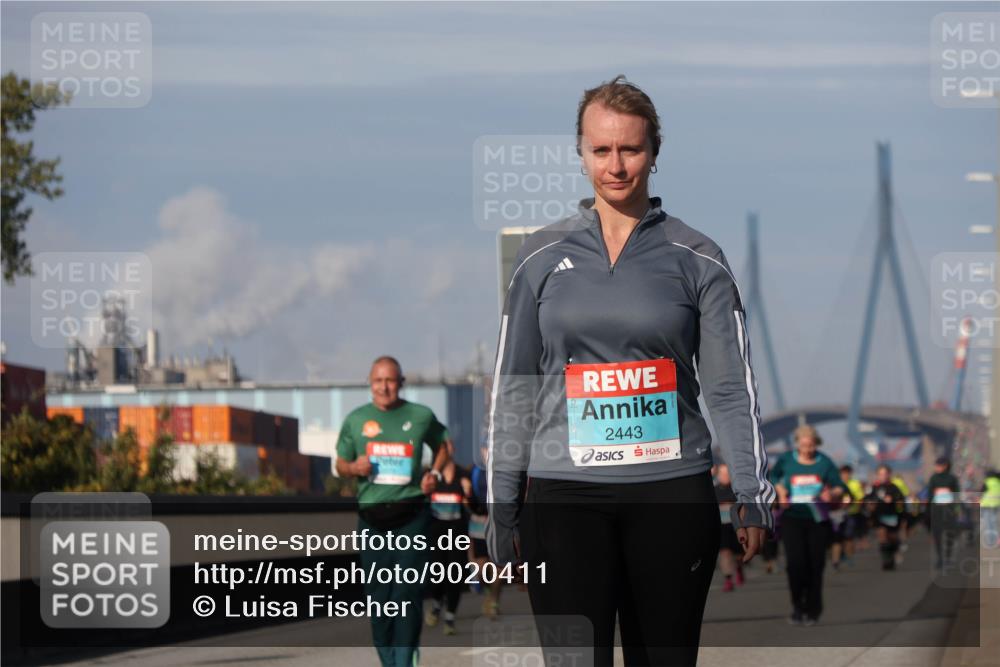 03.10.2025 - Köhlbrandbrückenlauf Luisa Fischer http://msf.ph/oto/9020411 03.10.2025 11:12:33 Position 3 2443 meine-sportfotos.de