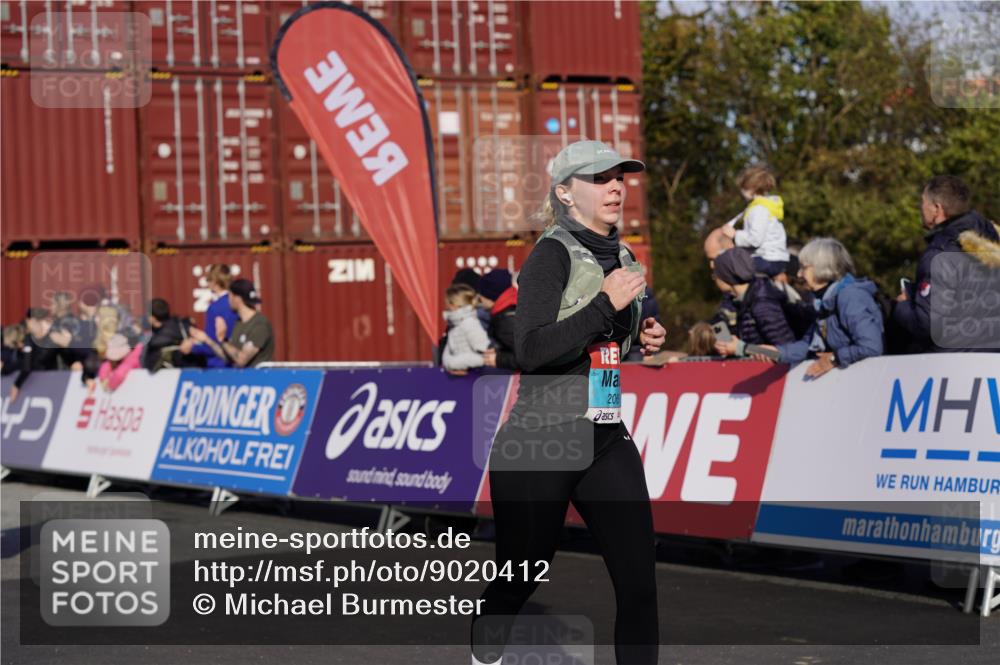 03.10.2025 - Köhlbrandbrückenlauf Michael Burmester http://msf.ph/oto/9020412 03.10.2025 10:21:18 Ziel 1252, 1757, 1899, 1992, 2053, 2068, 2137, 2154, 2350, 2369, 2616, 2622, 3116, 3259 meine-sportfotos.de