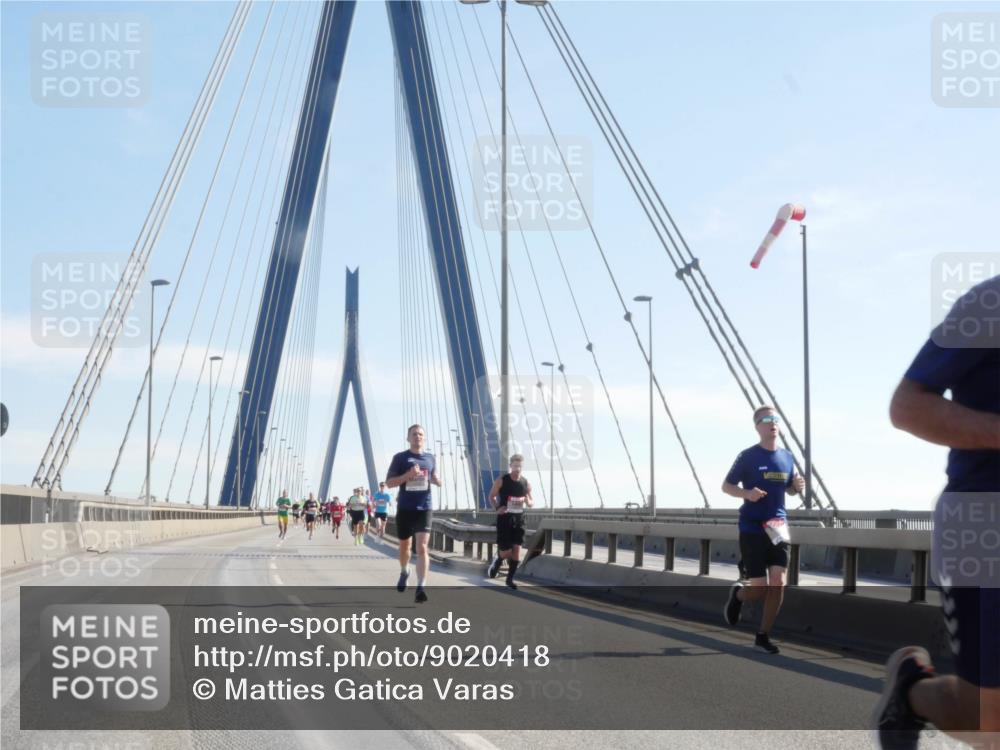 03.10.2025 - Köhlbrandbrückenlauf Matties Gatica Varas http://msf.ph/oto/9020418 03.10.2025 12:22:04 Position 1  meine-sportfotos.de