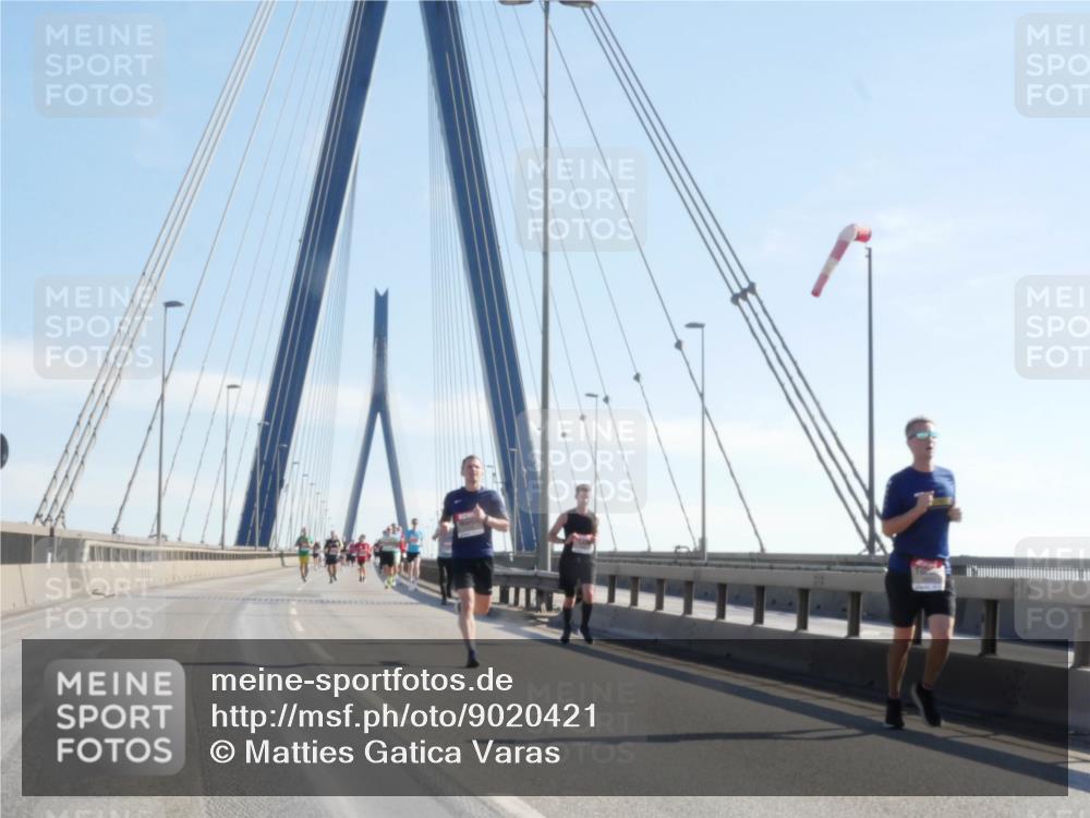 03.10.2025 - Köhlbrandbrückenlauf Matties Gatica Varas http://msf.ph/oto/9020421 03.10.2025 12:22:05 Position 1  meine-sportfotos.de