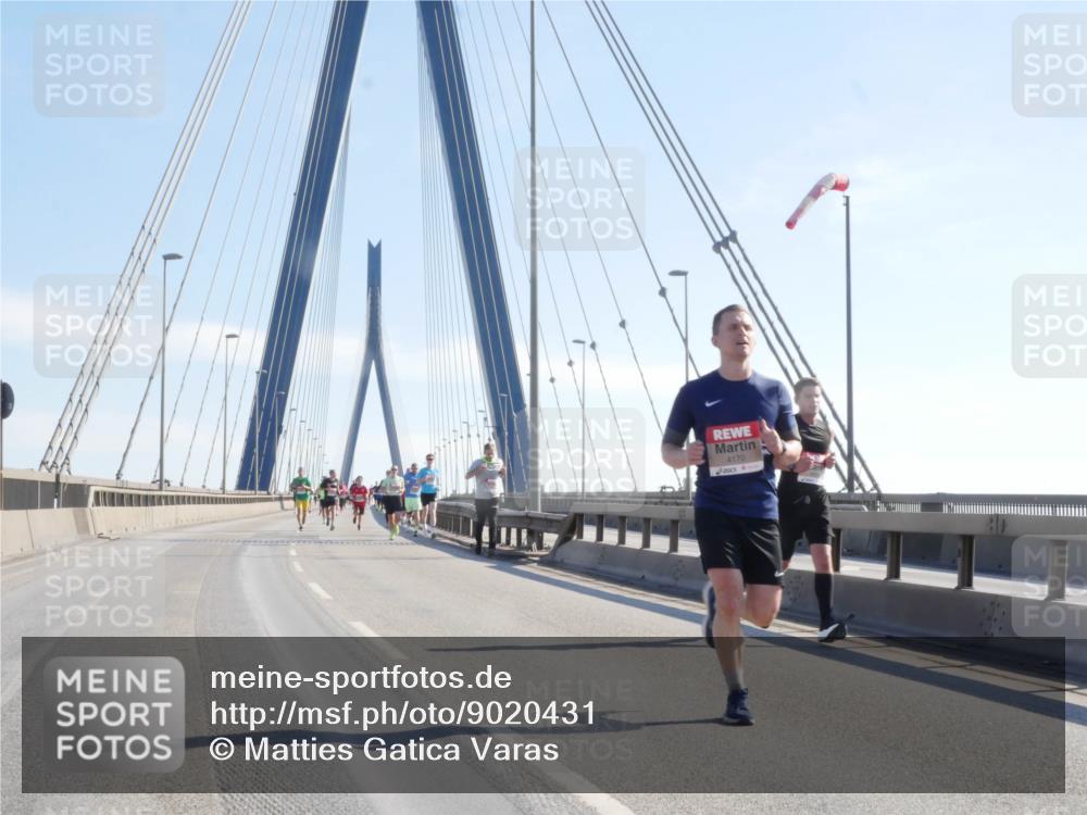 03.10.2025 - Köhlbrandbrückenlauf Matties Gatica Varas http://msf.ph/oto/9020431 03.10.2025 12:22:07 Position 1 4170 meine-sportfotos.de