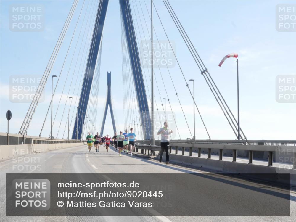 03.10.2025 - Köhlbrandbrückenlauf Matties Gatica Varas http://msf.ph/oto/9020445 03.10.2025 12:22:09 Position 1  meine-sportfotos.de