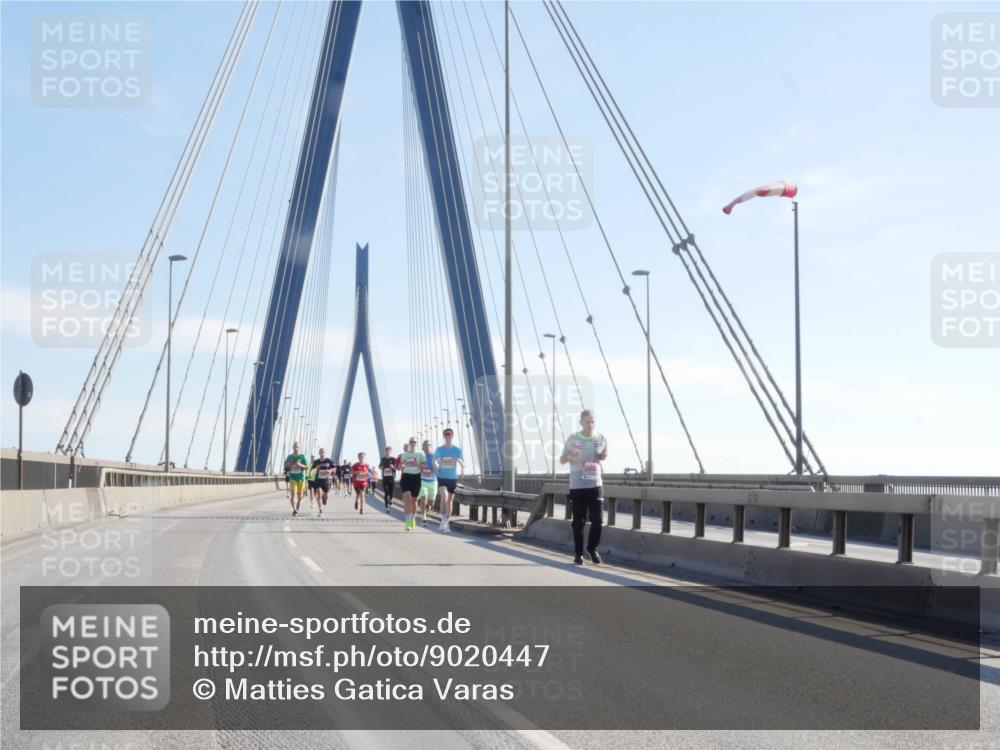 03.10.2025 - Köhlbrandbrückenlauf Matties Gatica Varas http://msf.ph/oto/9020447 03.10.2025 12:22:09 Position 1  meine-sportfotos.de