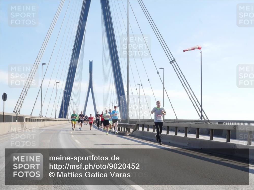 03.10.2025 - Köhlbrandbrückenlauf Matties Gatica Varas http://msf.ph/oto/9020452 03.10.2025 12:22:10 Position 1  meine-sportfotos.de
