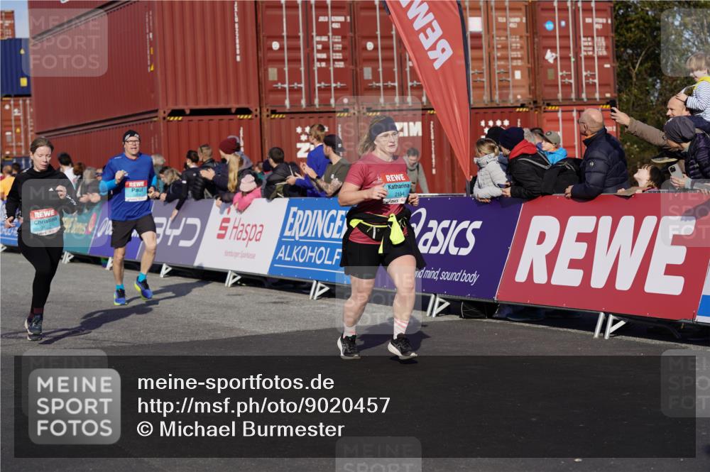 03.10.2025 - Köhlbrandbrückenlauf Michael Burmester http://msf.ph/oto/9020457 03.10.2025 10:21:22 Ziel 1252, 1483, 1992, 2053, 2137, 2154, 2210, 2616, 2622, 3116, 3259, 3535 meine-sportfotos.de