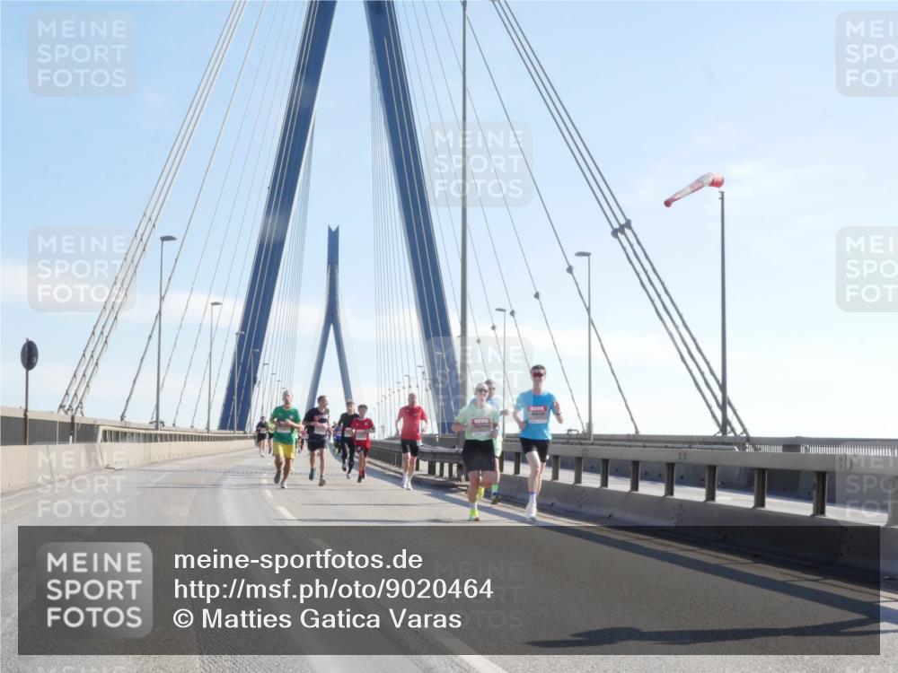 03.10.2025 - Köhlbrandbrückenlauf Matties Gatica Varas http://msf.ph/oto/9020464 03.10.2025 12:22:12 Position 1  meine-sportfotos.de