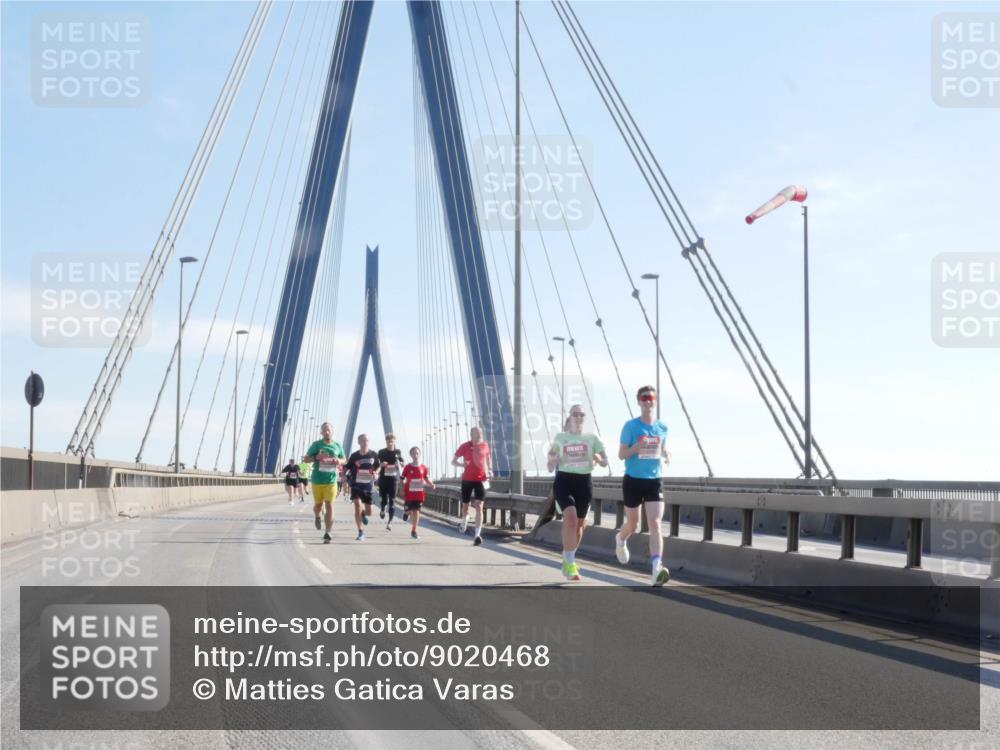 03.10.2025 - Köhlbrandbrückenlauf Matties Gatica Varas http://msf.ph/oto/9020468 03.10.2025 12:22:13 Position 1  meine-sportfotos.de