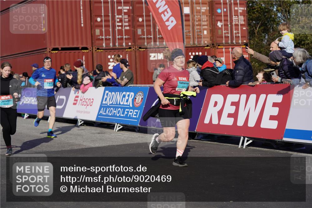 03.10.2025 - Köhlbrandbrückenlauf Michael Burmester http://msf.ph/oto/9020469 03.10.2025 10:21:23 Ziel 1252, 1483, 1992, 2053, 2137, 2154, 2210, 2616, 2622, 3116, 3259, 3535 meine-sportfotos.de