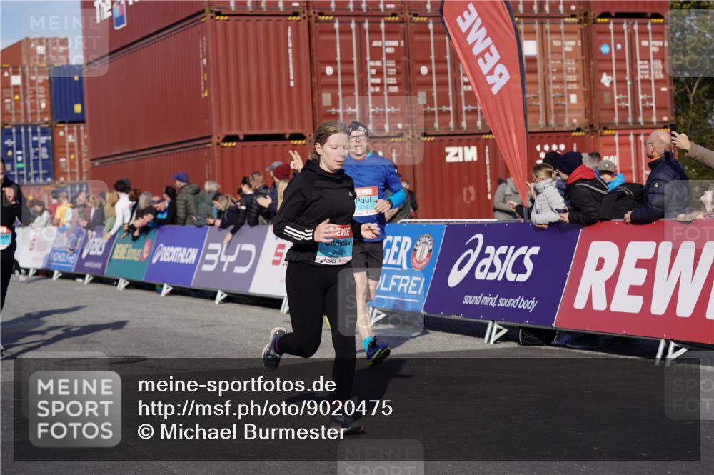 03.10.2025 - Köhlbrandbrückenlauf Michael Burmester http://msf.ph/oto/9020475 03.10.2025 10:21:24 Ziel 1252, 1483, 1992, 2053, 2137, 2154, 2210, 2616, 2622, 3259, 3535, 3536 meine-sportfotos.de