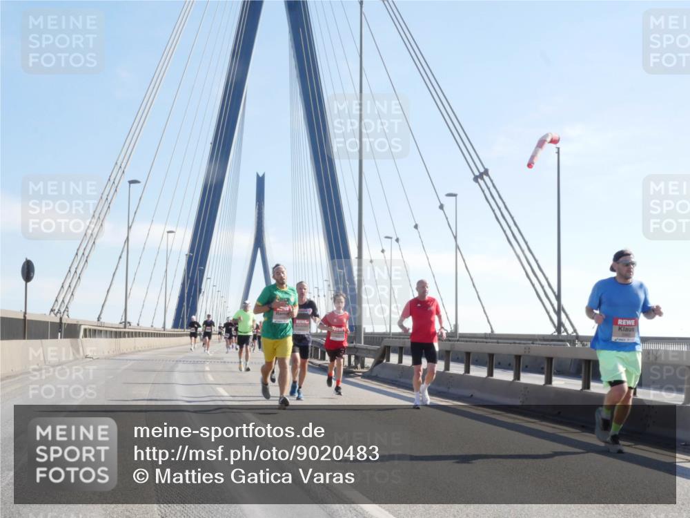 03.10.2025 - Köhlbrandbrückenlauf Matties Gatica Varas http://msf.ph/oto/9020483 03.10.2025 12:22:15 Position 1  meine-sportfotos.de