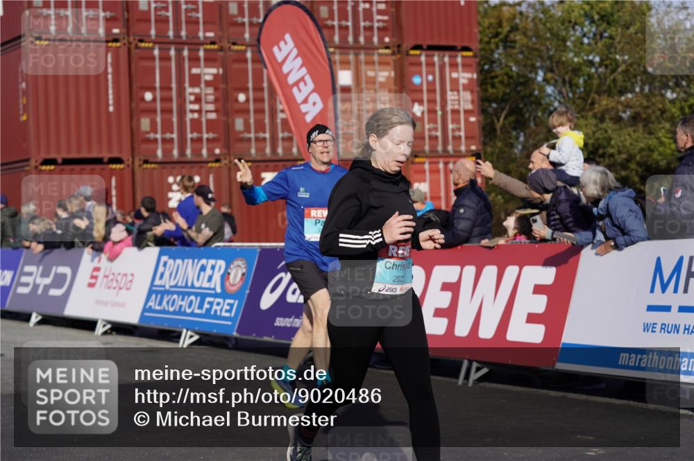 03.10.2025 - Köhlbrandbrückenlauf Michael Burmester http://msf.ph/oto/9020486 03.10.2025 10:21:24 Ziel 1252, 1483, 1992, 2053, 2137, 2154, 2210, 2616, 2622, 3259, 3535, 3536 meine-sportfotos.de