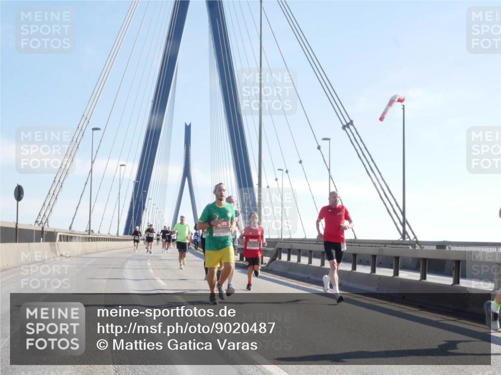 03.10.2025 - Köhlbrandbrückenlauf Matties Gatica Varas http://msf.ph/oto/9020487 03.10.2025 12:22:16 Position 1  meine-sportfotos.de