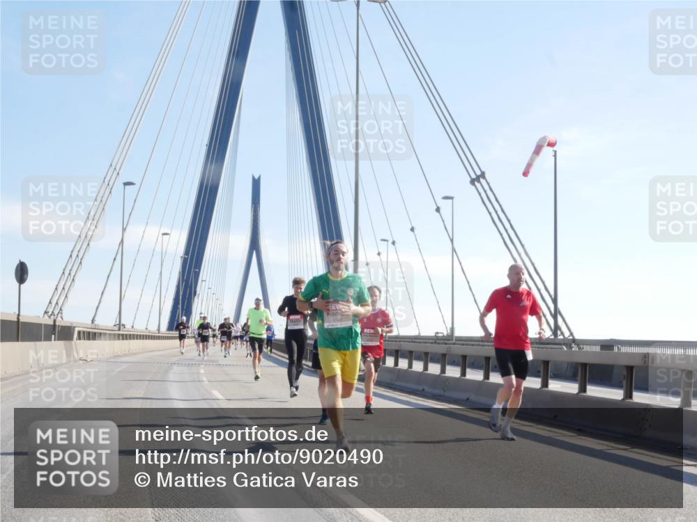 03.10.2025 - Köhlbrandbrückenlauf Matties Gatica Varas http://msf.ph/oto/9020490 03.10.2025 12:22:16 Position 1  meine-sportfotos.de