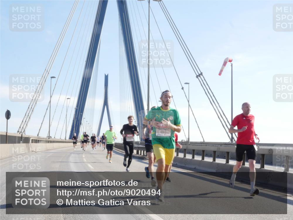 03.10.2025 - Köhlbrandbrückenlauf Matties Gatica Varas http://msf.ph/oto/9020494 03.10.2025 12:22:17 Position 1 4102 meine-sportfotos.de