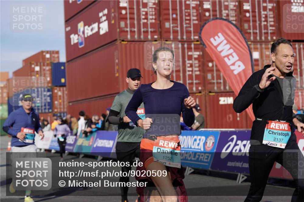 03.10.2025 - Köhlbrandbrückenlauf Michael Burmester http://msf.ph/oto/9020509 03.10.2025 10:21:26 Ziel 1252, 1483, 2053, 2137, 2143, 2154, 2210, 2622, 3259, 3535, 3536, 3537, 3538 meine-sportfotos.de