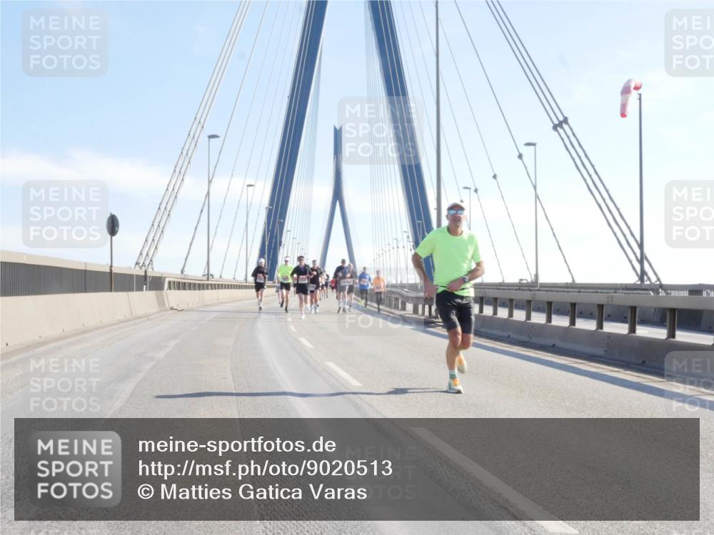 03.10.2025 - Köhlbrandbrückenlauf Matties Gatica Varas http://msf.ph/oto/9020513 03.10.2025 12:22:20 Position 1  meine-sportfotos.de