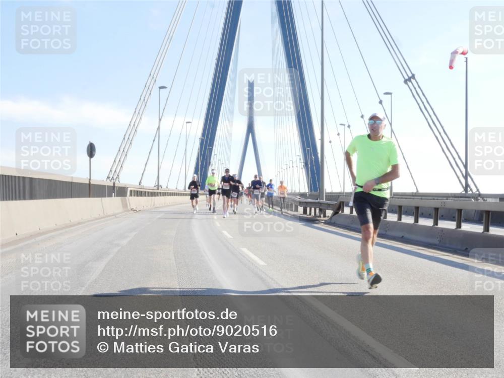 03.10.2025 - Köhlbrandbrückenlauf Matties Gatica Varas http://msf.ph/oto/9020516 03.10.2025 12:22:20 Position 1  meine-sportfotos.de