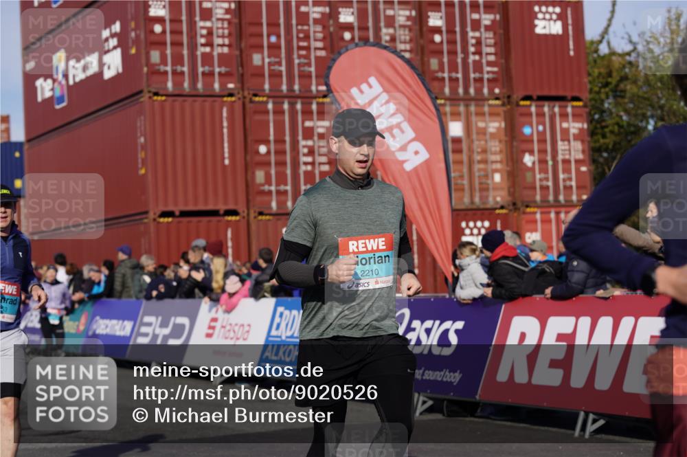 03.10.2025 - Köhlbrandbrückenlauf Michael Burmester http://msf.ph/oto/9020526 03.10.2025 10:21:27 Ziel 1252, 1483, 2053, 2137, 2143, 2154, 2174, 2210, 2255, 2622, 3259, 3535, 3536, 3537, 3538 meine-sportfotos.de