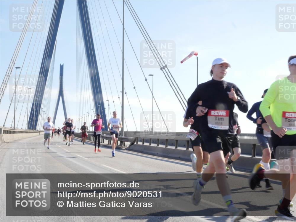 03.10.2025 - Köhlbrandbrückenlauf Matties Gatica Varas http://msf.ph/oto/9020531 03.10.2025 12:22:28 Position 1 6518, 659 meine-sportfotos.de