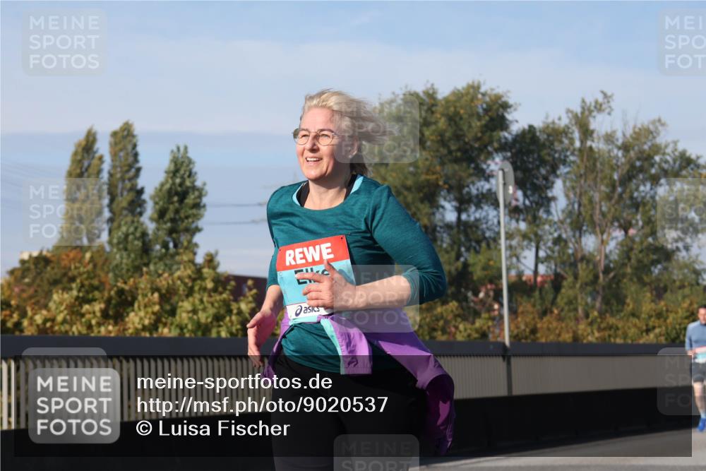 03.10.2025 - Köhlbrandbrückenlauf Luisa Fischer http://msf.ph/oto/9020537 03.10.2025 11:12:50 Position 3  meine-sportfotos.de