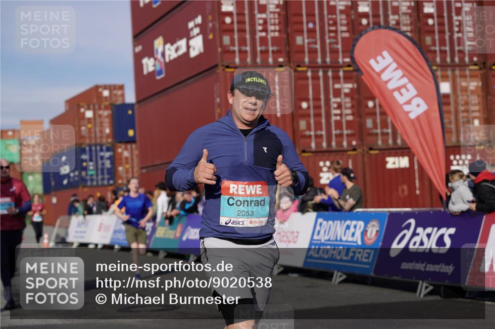 03.10.2025 - Köhlbrandbrückenlauf Michael Burmester http://msf.ph/oto/9020538 03.10.2025 10:21:28 Ziel 1252, 1483, 2053, 2137, 2143, 2154, 2164, 2174, 2210, 2255, 2439, 2622, 3259, 3535, 3536, 3537, 3538 meine-sportfotos.de