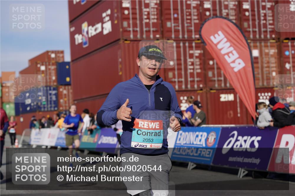 03.10.2025 - Köhlbrandbrückenlauf Michael Burmester http://msf.ph/oto/9020544 03.10.2025 10:21:28 Ziel 1252, 1483, 2053, 2137, 2143, 2154, 2164, 2174, 2210, 2255, 2439, 2622, 3259, 3535, 3536, 3537, 3538 meine-sportfotos.de