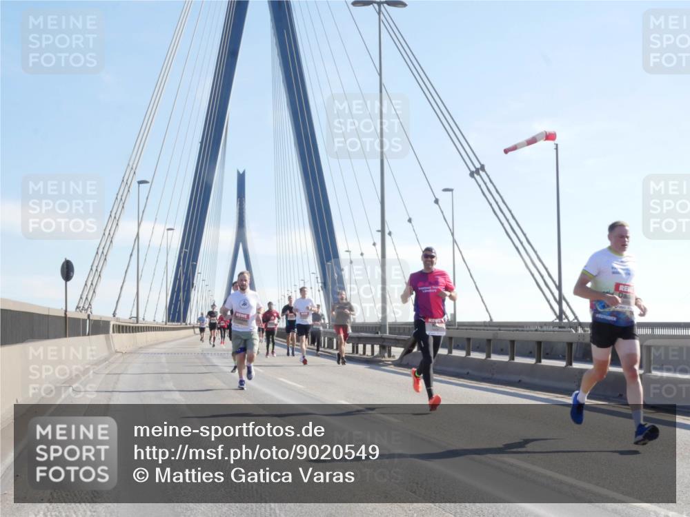 03.10.2025 - Köhlbrandbrückenlauf Matties Gatica Varas http://msf.ph/oto/9020549 03.10.2025 12:22:30 Position 1 11111 meine-sportfotos.de