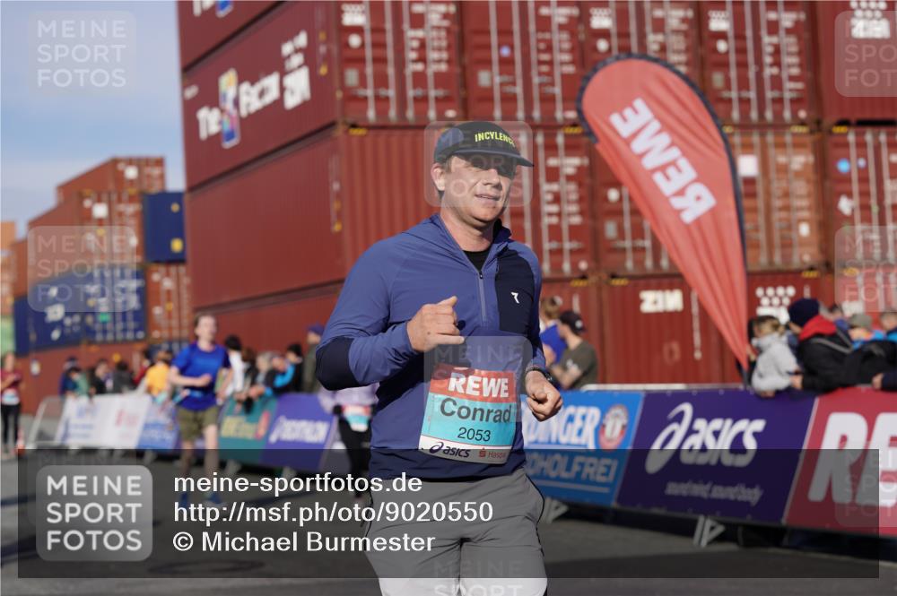 03.10.2025 - Köhlbrandbrückenlauf Michael Burmester http://msf.ph/oto/9020550 03.10.2025 10:21:28 Ziel 1252, 1483, 2053, 2137, 2143, 2154, 2164, 2174, 2210, 2255, 2439, 2622, 3259, 3535, 3536, 3537, 3538 meine-sportfotos.de