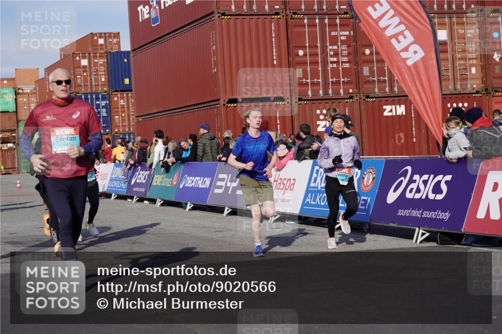 03.10.2025 - Köhlbrandbrückenlauf Michael Burmester http://msf.ph/oto/9020566 03.10.2025 10:21:29 Ziel 1252, 1483, 2053, 2137, 2143, 2164, 2174, 2210, 2255, 2439, 2622, 3259, 3535, 3536, 3537, 3538 meine-sportfotos.de