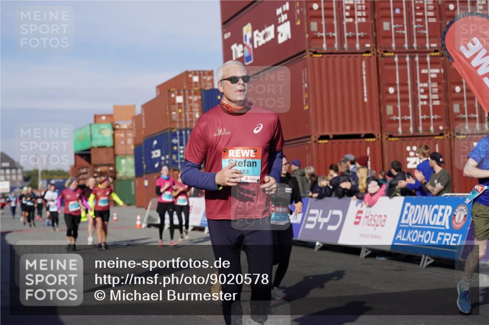 03.10.2025 - Köhlbrandbrückenlauf Michael Burmester http://msf.ph/oto/9020578 03.10.2025 10:21:30 Ziel 1252, 1483, 2053, 2137, 2143, 2164, 2174, 2210, 2255, 2439, 3535, 3536, 3537, 3538 meine-sportfotos.de