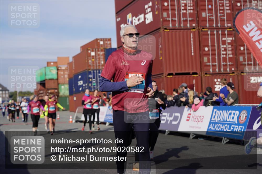 03.10.2025 - Köhlbrandbrückenlauf Michael Burmester http://msf.ph/oto/9020582 03.10.2025 10:21:30 Ziel 1252, 1483, 2053, 2137, 2143, 2164, 2174, 2210, 2255, 2439, 3535, 3536, 3537, 3538 meine-sportfotos.de