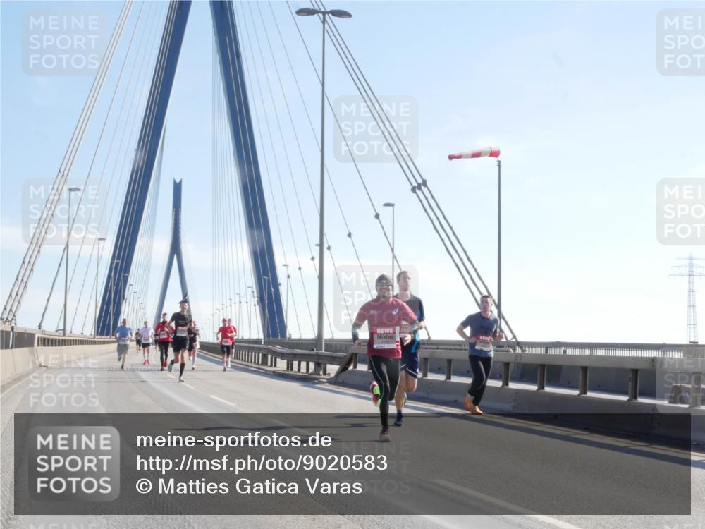 03.10.2025 - Köhlbrandbrückenlauf Matties Gatica Varas http://msf.ph/oto/9020583 03.10.2025 12:22:36 Position 1  meine-sportfotos.de