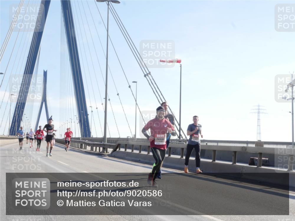 03.10.2025 - Köhlbrandbrückenlauf Matties Gatica Varas http://msf.ph/oto/9020586 03.10.2025 12:22:36 Position 1 4186 meine-sportfotos.de