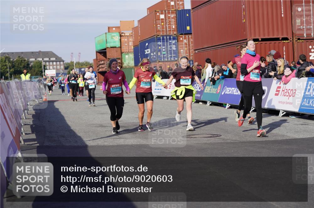 03.10.2025 - Köhlbrandbrückenlauf Michael Burmester http://msf.ph/oto/9020603 03.10.2025 10:21:33 Ziel 1483, 2143, 2164, 2174, 2194, 2255, 2439, 3535, 3536, 3537, 3538 meine-sportfotos.de