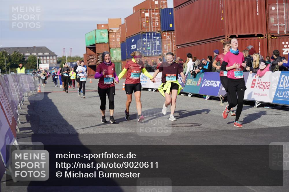 03.10.2025 - Köhlbrandbrückenlauf Michael Burmester http://msf.ph/oto/9020611 03.10.2025 10:21:33 Ziel 1483, 2143, 2164, 2174, 2194, 2255, 2439, 3535, 3536, 3537, 3538 meine-sportfotos.de