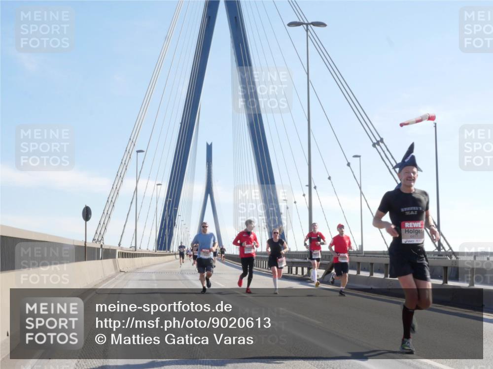 03.10.2025 - Köhlbrandbrückenlauf Matties Gatica Varas http://msf.ph/oto/9020613 03.10.2025 12:22:40 Position 1 111, 6417 meine-sportfotos.de