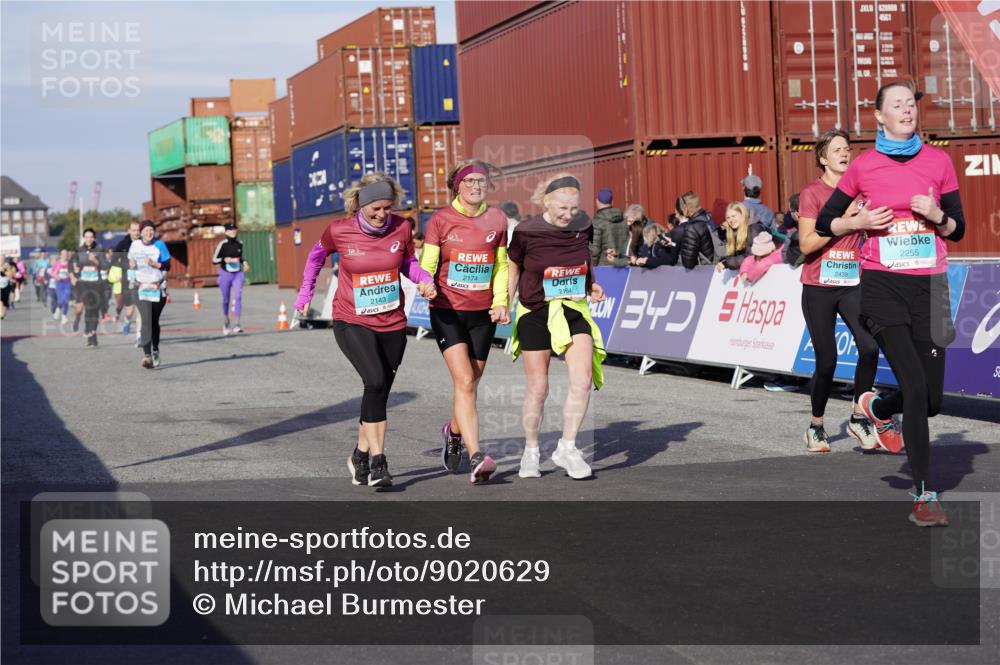 03.10.2025 - Köhlbrandbrückenlauf Michael Burmester http://msf.ph/oto/9020629 03.10.2025 10:21:34 Ziel 2016, 2097, 2143, 2164, 2174, 2194, 2255, 2439, 3536, 3537, 3538 meine-sportfotos.de