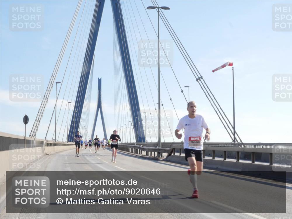 03.10.2025 - Köhlbrandbrückenlauf Matties Gatica Varas http://msf.ph/oto/9020646 03.10.2025 12:22:45 Position 1 4046 meine-sportfotos.de