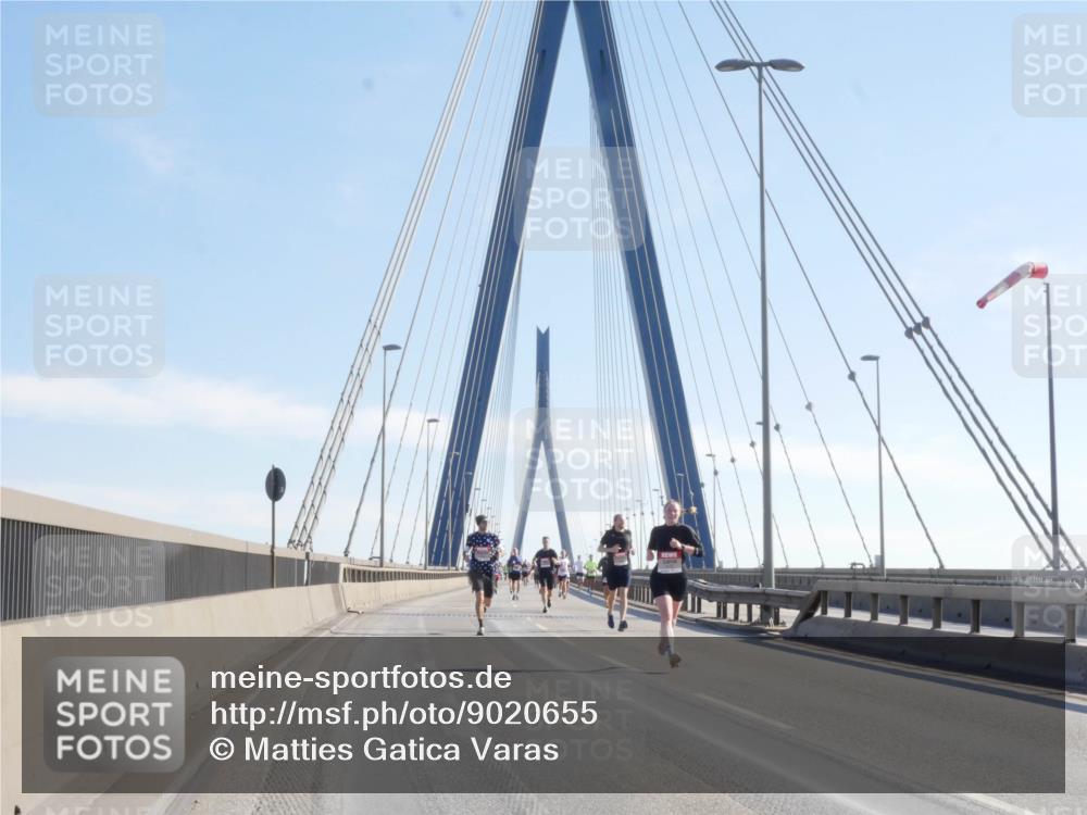 03.10.2025 - Köhlbrandbrückenlauf Matties Gatica Varas http://msf.ph/oto/9020655 03.10.2025 12:22:47 Position 1  meine-sportfotos.de